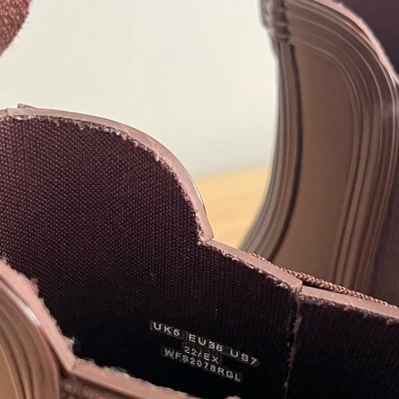 Hunter Chocolate Gloss Chelsea Boots | Slim Fit | Size: 7W - Picture 3 of 5